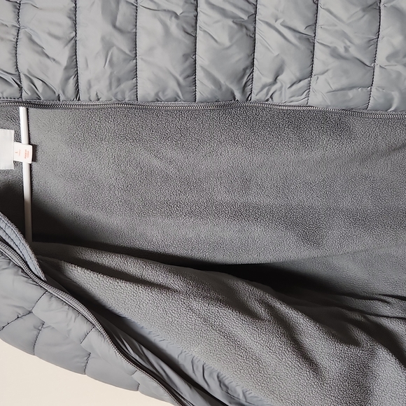 Youth L Cat and Jack hooded puffer - Picture 9 of 12